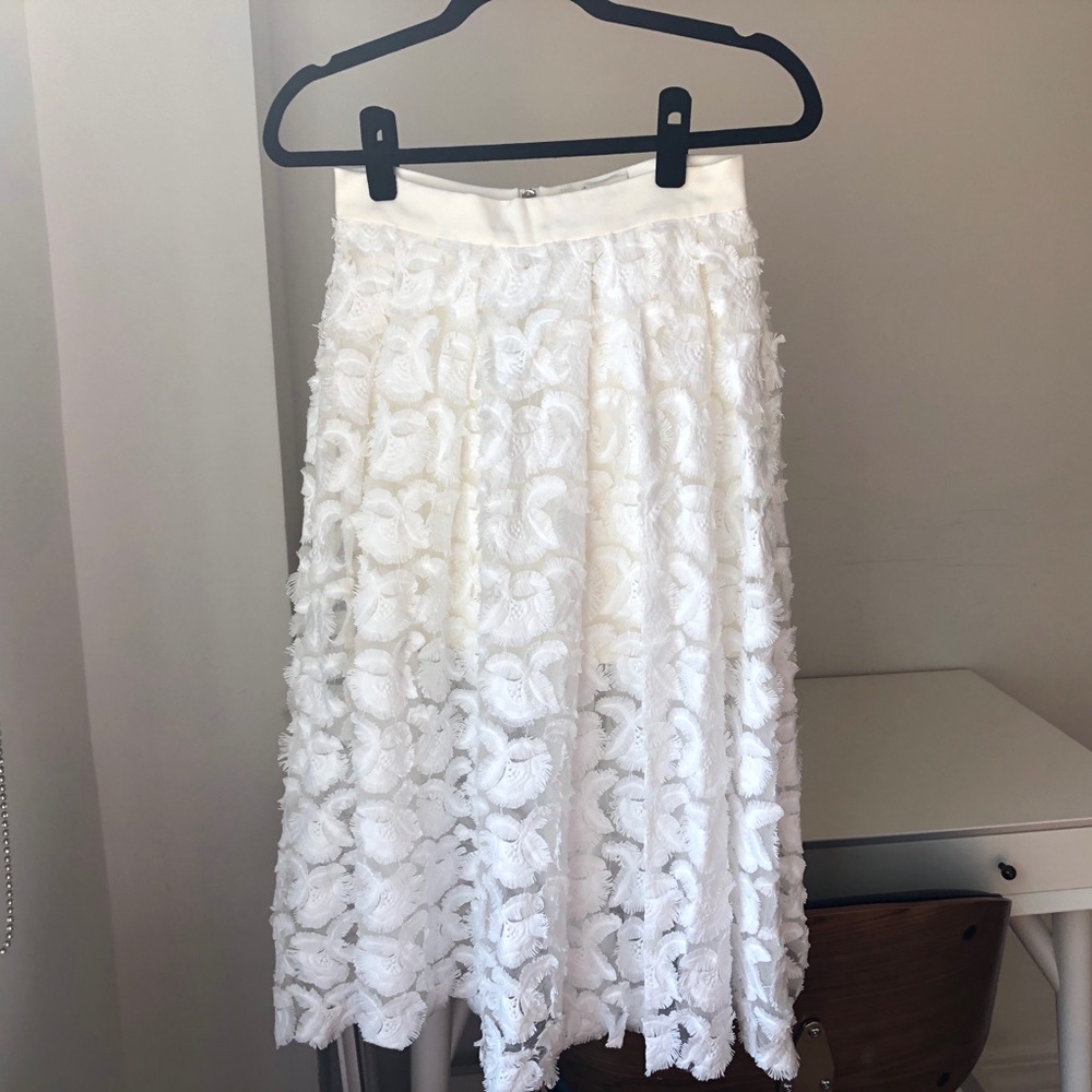 MAJE jardin rosette appliqué skirt